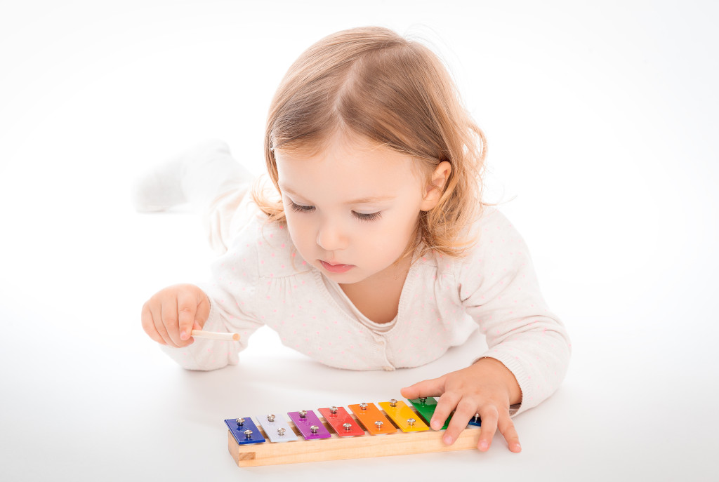 kind beim spielen